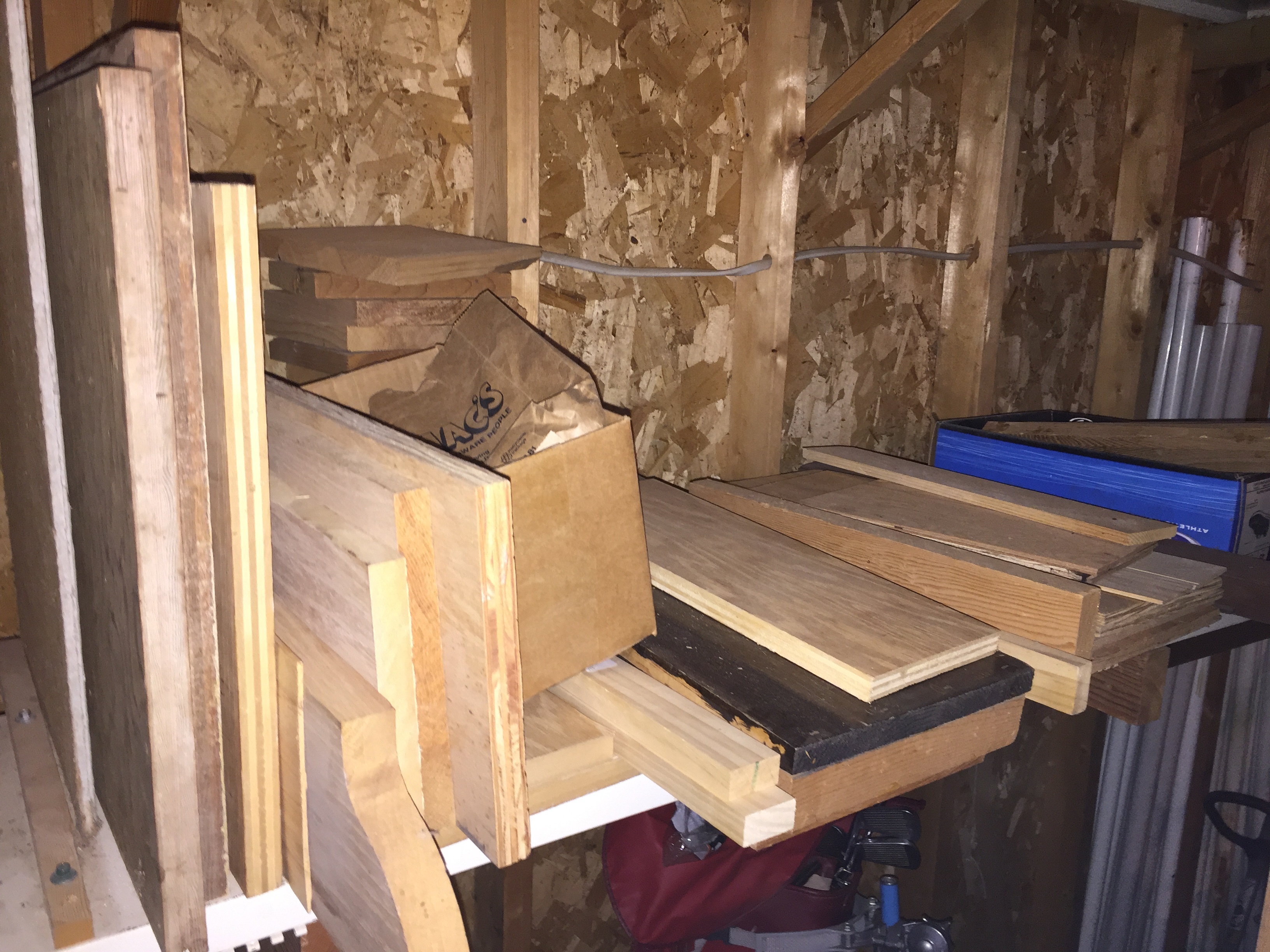 lot 62 image: Lot of wood