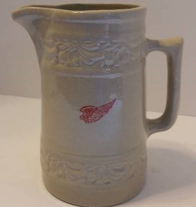 lot 52 image: Red Wing Pottery Pitcher - small wing and stamped on bottom