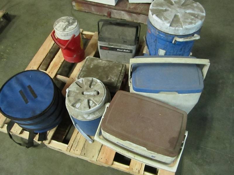 lot 58 image: Lot of coolers...