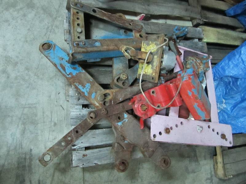lot 74 image: Lot of Ford tractor parts...