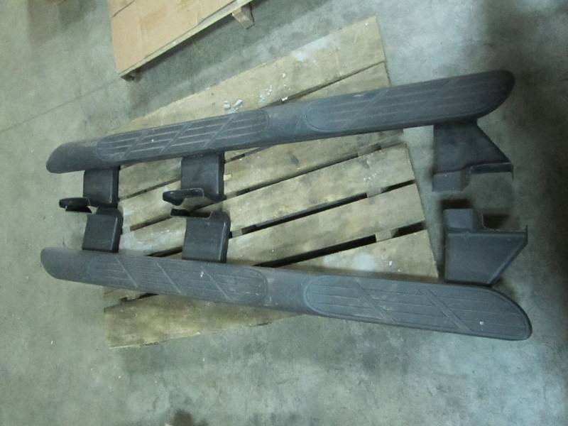 lot 80 image: Ford running boards...
