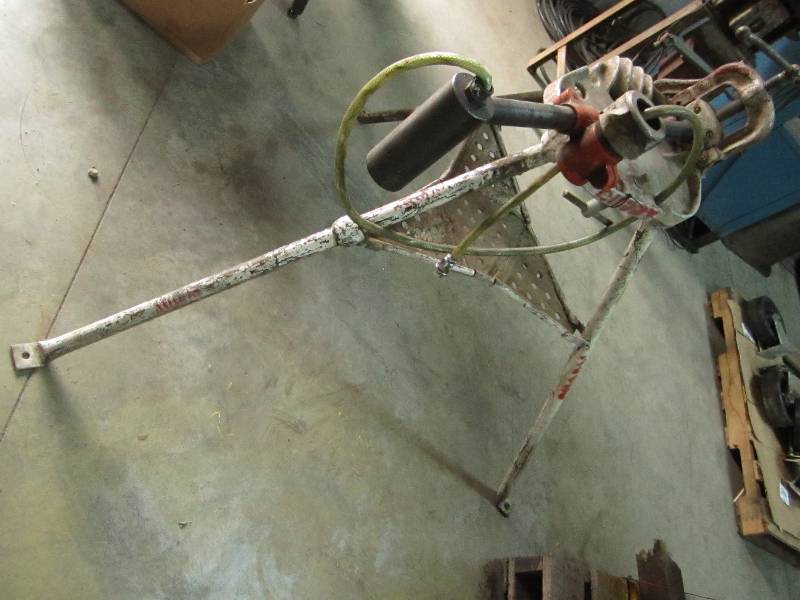lot 4 image: Rigid portable pipe threader...