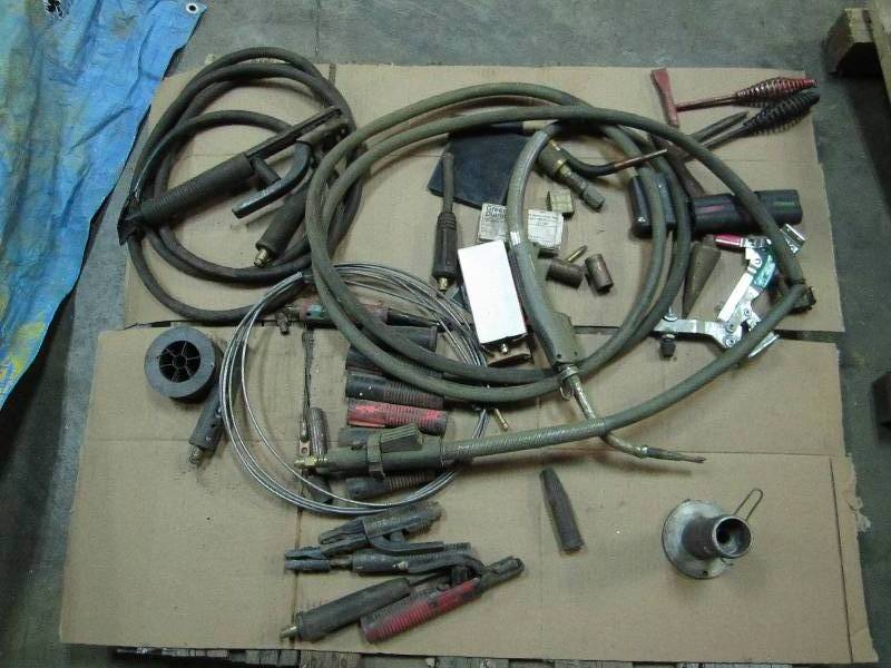 lot 19 image: Lot of welding supplies...