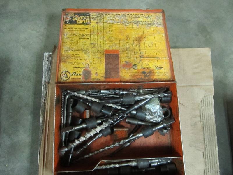 lot 22 image: Box of concrete drill bits...