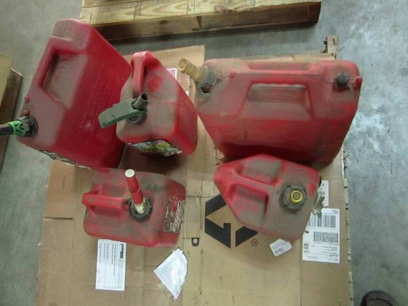 lot 27 image: 5 gas cans, assorted sizes...
