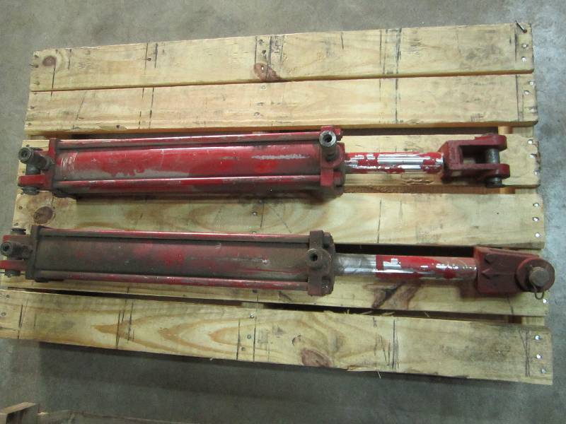 lot 28 image: 2 Dayton hydraulic cylinders...