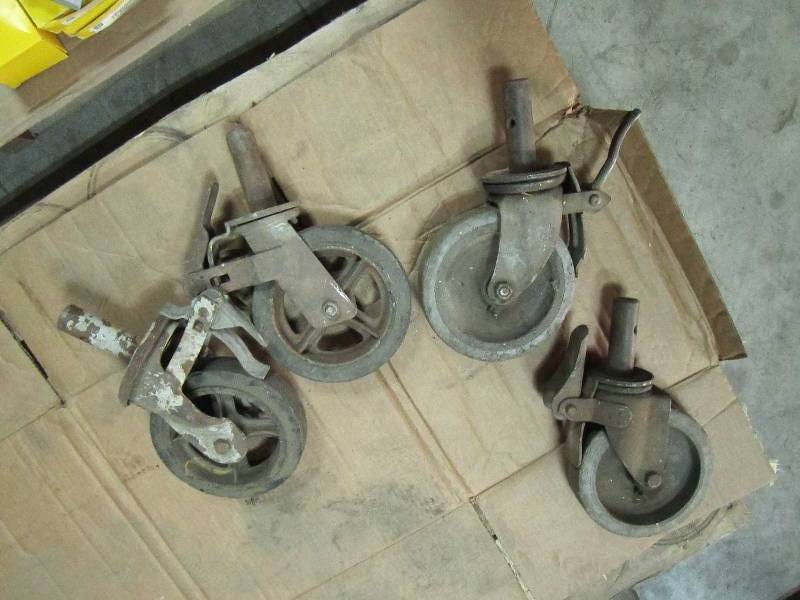 lot 30 image: 4 scaffolding wheels...