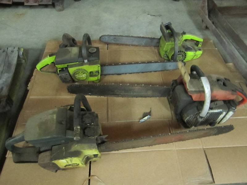 lot 40 image: 4 chain saws, unknown condition...