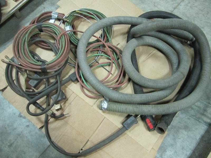 lot 44 image: Lot of assorted hoses...