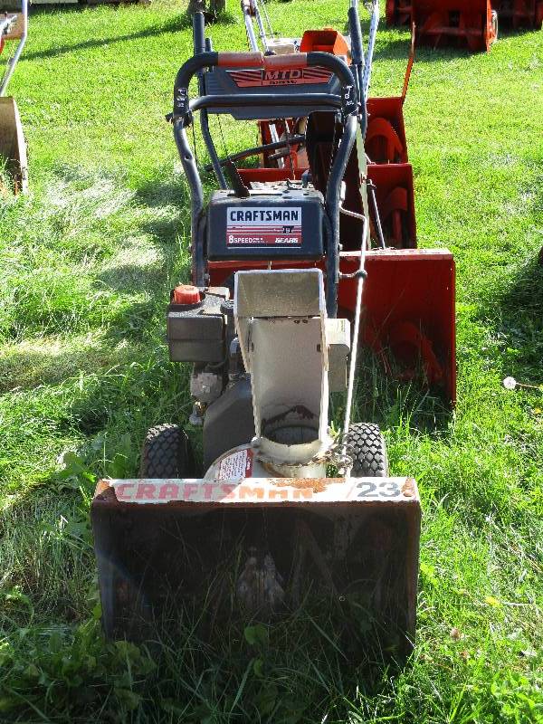 lot 88 image: Snow Blowers (4)