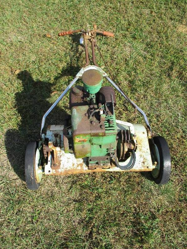 lot 92 image: 1958 Push Mower