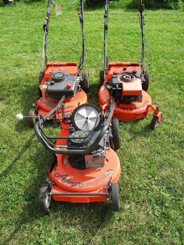 lot 118 image: Push Mowers (3)