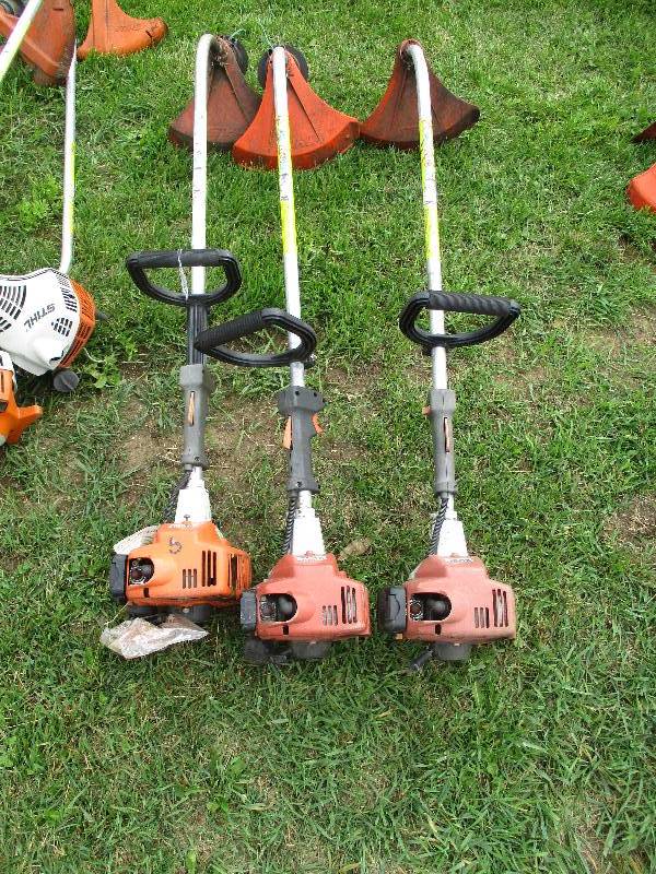 lot 113 image: 3 Stihl Weed Whips
