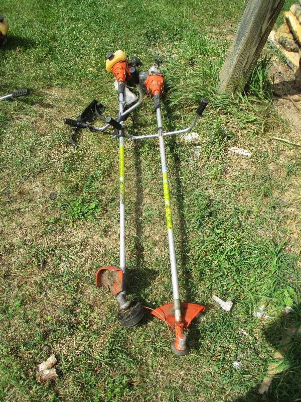 lot 108 image: 2 Stihl Weed Whips