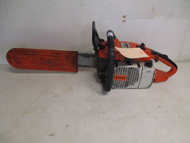 lot 9 image: Chainsaw
