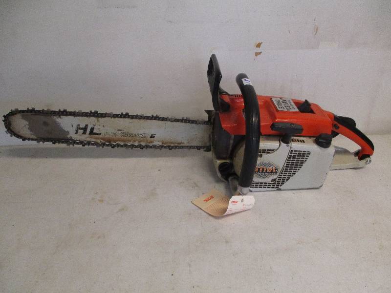lot 15 image: Chainsaw