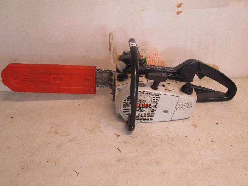 lot 23 image: Chainsaw