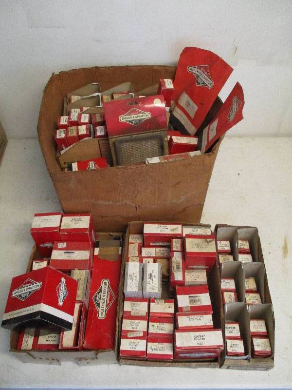 lot 24 image: Briggs & Stratton Parts