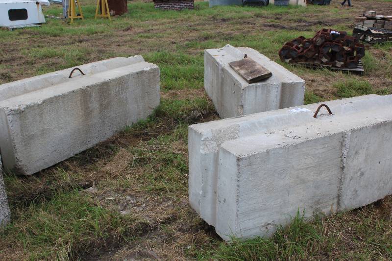 Lot of (3) Cement Blocks w/ Lift Hook | Independence Commercial