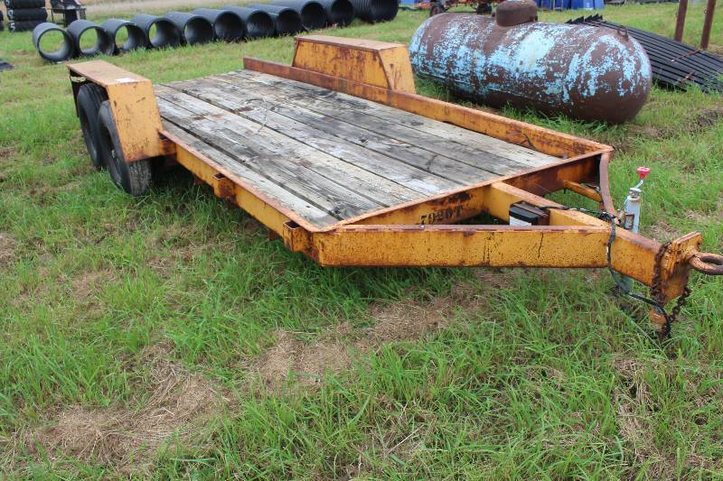 lot 168 image: 1979 Redi Haul Pintle Hitch Tandem Axle Utility Trailer