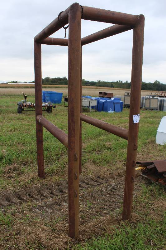 lot 171 image: Horse Stock (for shoeing)