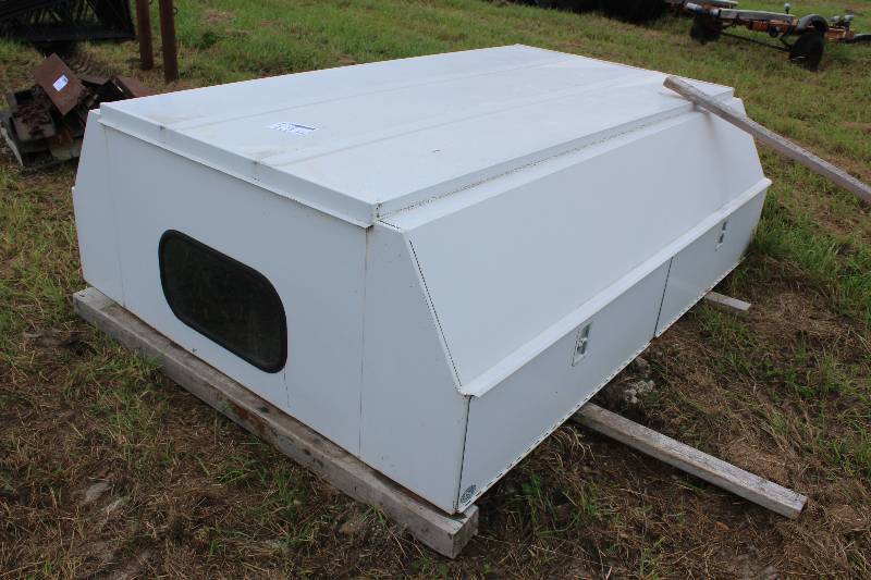 lot 173 image: Truck Topper