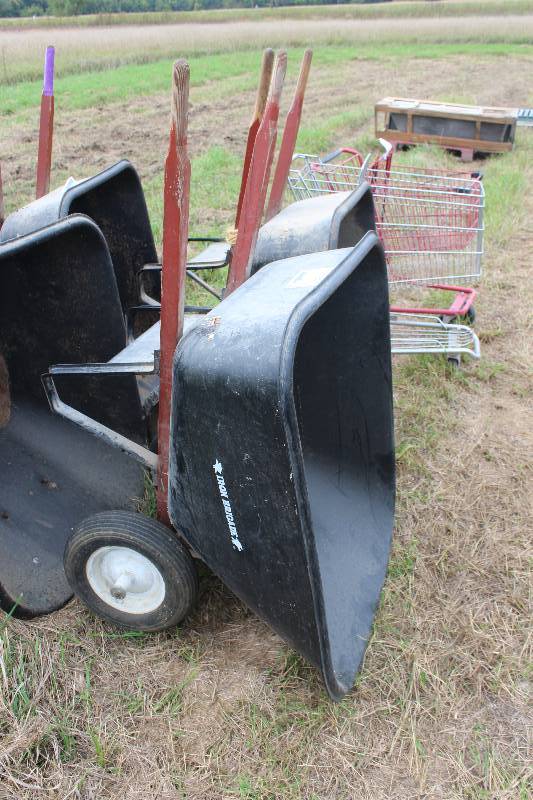 lot 194 image: Lot of (2) Plastic Wheelbarrows