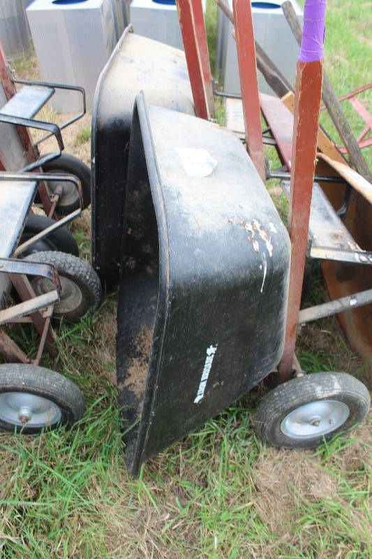 lot 193 image: Lot of (2) Plastic Wheelbarrows