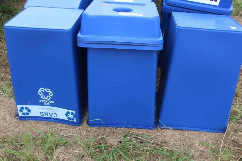 lot 207 image: Lot of (3) Metrodome Plastic Recycle Bins