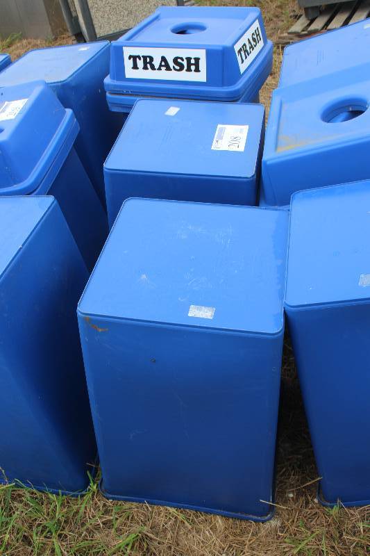 lot 208 image: Lot of (3) Metrodome Plastic Recycle Bins