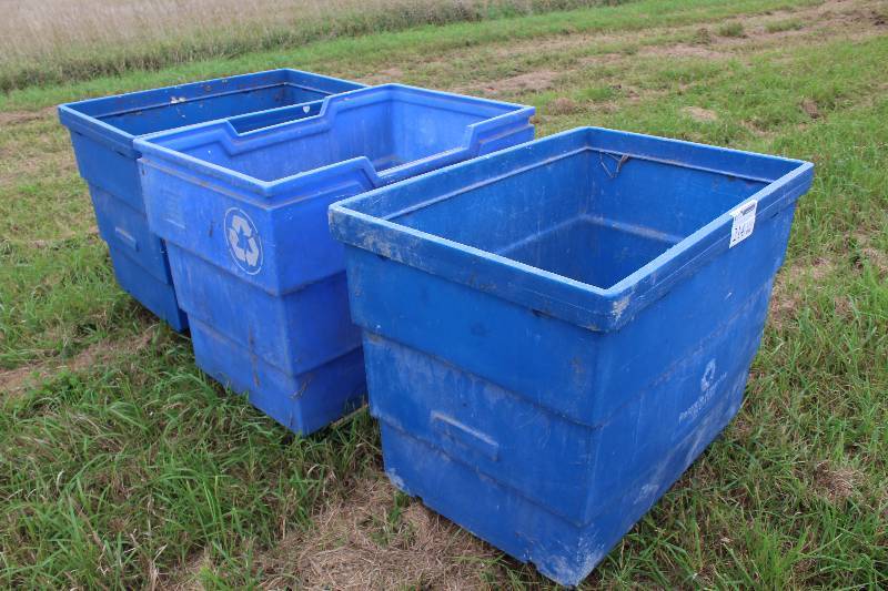 lot 214 image: Lot of (3) Metrodome Plastic Recycle Bins