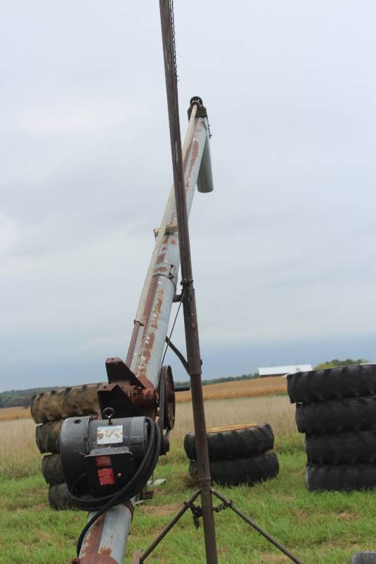 Grain Auger with Heavy Duty Electric Motor Independence Commercial Contractor Surplus Sale KBID
