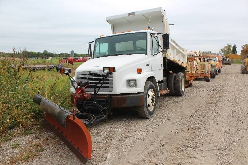 lot 1 image: 2003 Freightliner Plow Dump Truck with Front Plow and Cab Controls