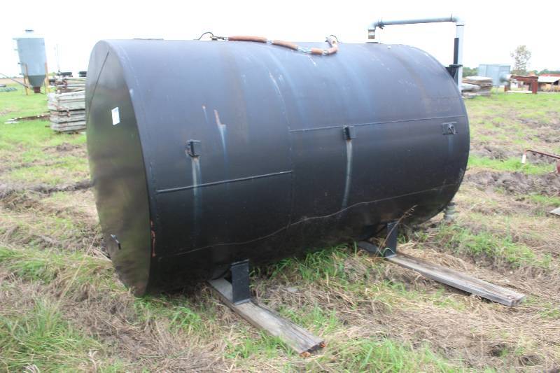 lot 23 image: 1500-Gallon Tank,
