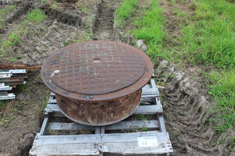 lot 51 image: Manhole w Cover