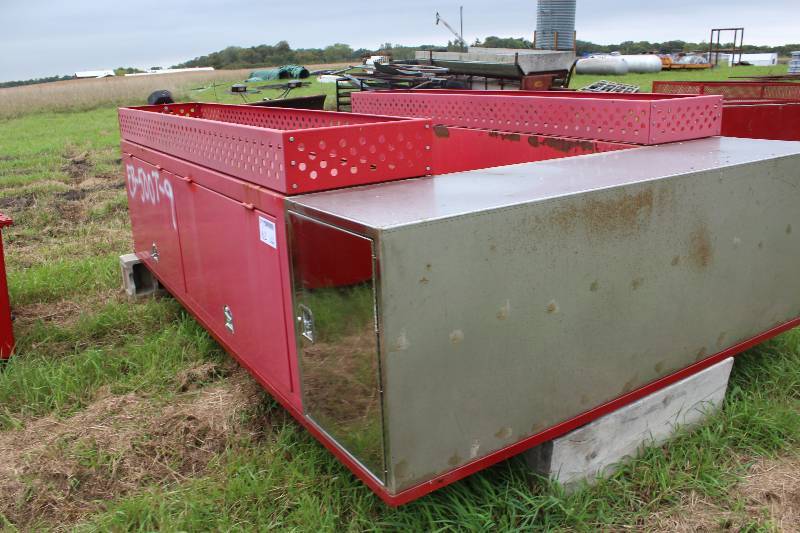 lot 62 image: Truck Utility Bed