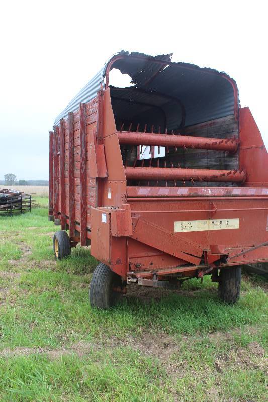 lot 64 image: Silage Trailer