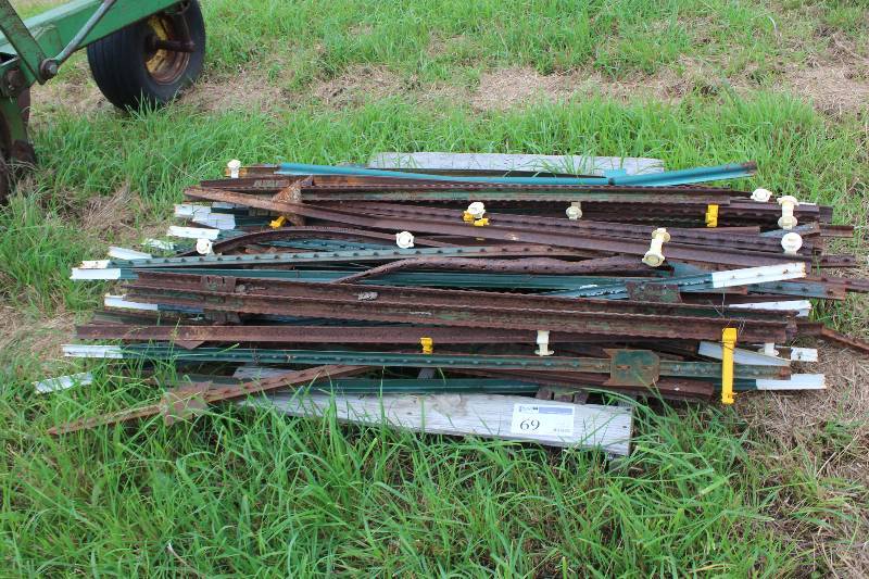 lot 69 image: Lot of Metal Fence Posts