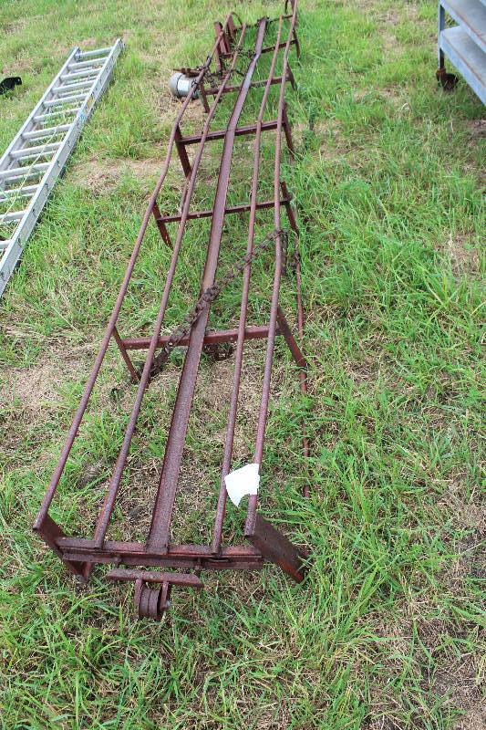 lot 77 image: Hay Bale Elevator Needs Lift Chain