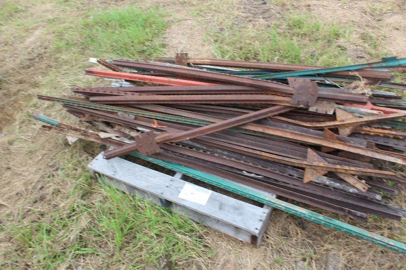 lot 87 image: Lot of Metal Fence Posts Approx (60)