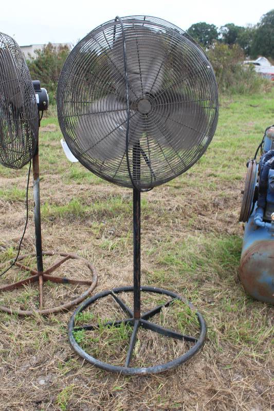 lot 89 image: Floor Fan
