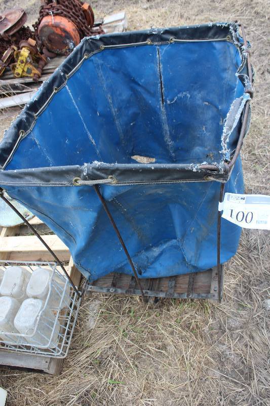 lot 100 image: Canvas Side Castered Bin