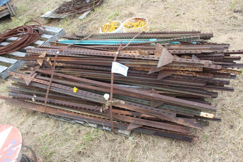 lot 98 image: Lot of Metal Fence Posts