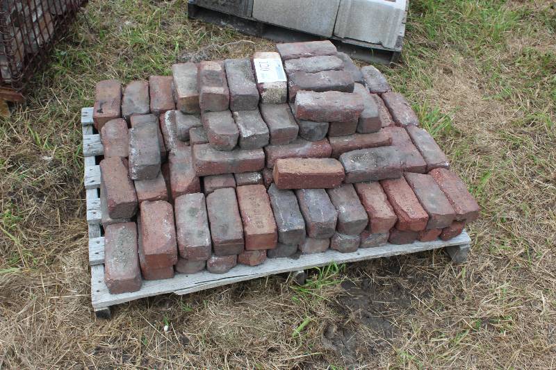 lot 120 image: Lot of (70) Bricks