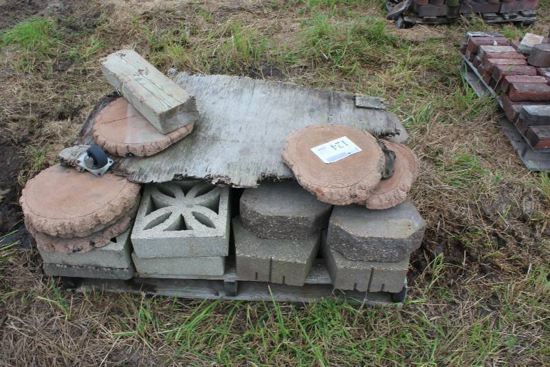 lot 124 image: Lot of Assorted Concrete Stepping Stones and Retaining Wall Block