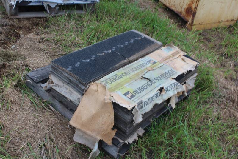 lot 126 image: Pallet Lot of Shingles