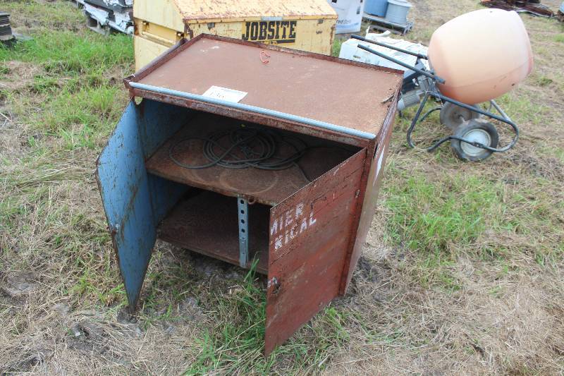 lot 136 image: Cabinet