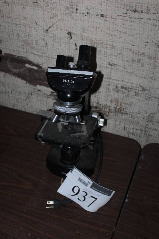 lot 937 image: Nikon Microscope