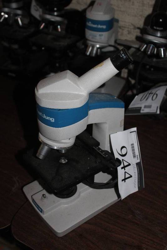 lot 944 image: Reichert-Jung Series 160 Microscope