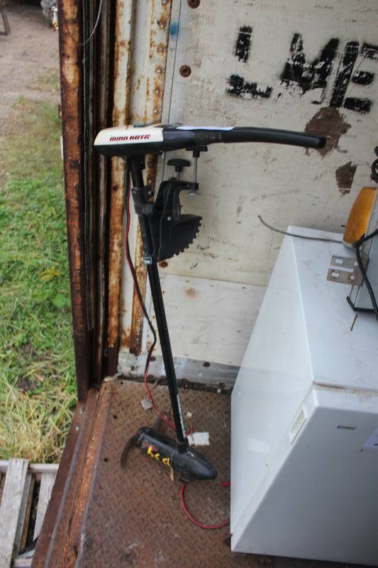 lot 8A image: Minnkota Trolling Motor w Propeller